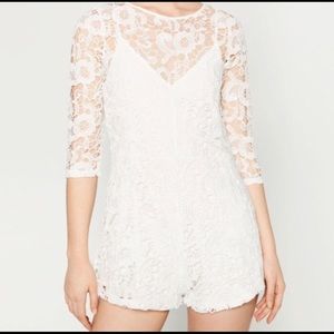 Like new! Zara white lace romper size Medium
